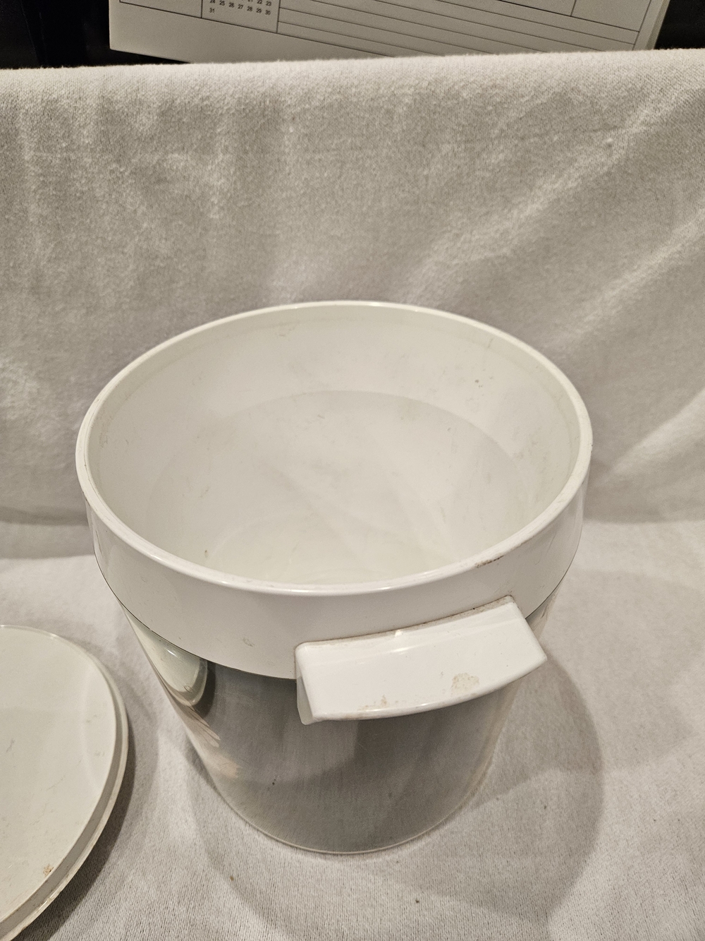 Vintage West Bend Thermo Serv Daisy Ice Bucket With Lid - Picture 9 of 10